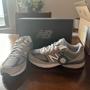 NWT; New Balance 990v5